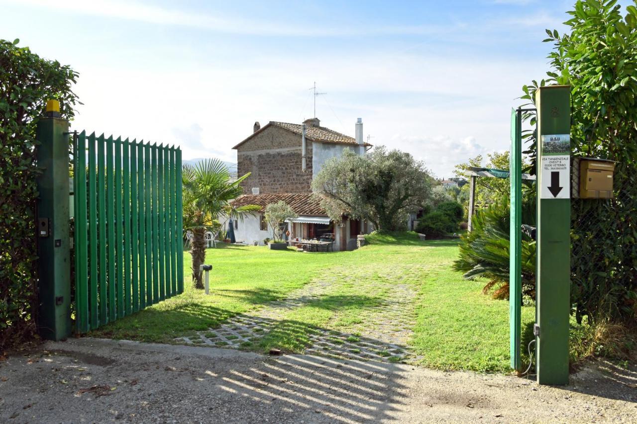La Finestra Di Umberto Vicino Al Centro Con Parcheggio Privato Panzió Viterbo Kültér fotó
