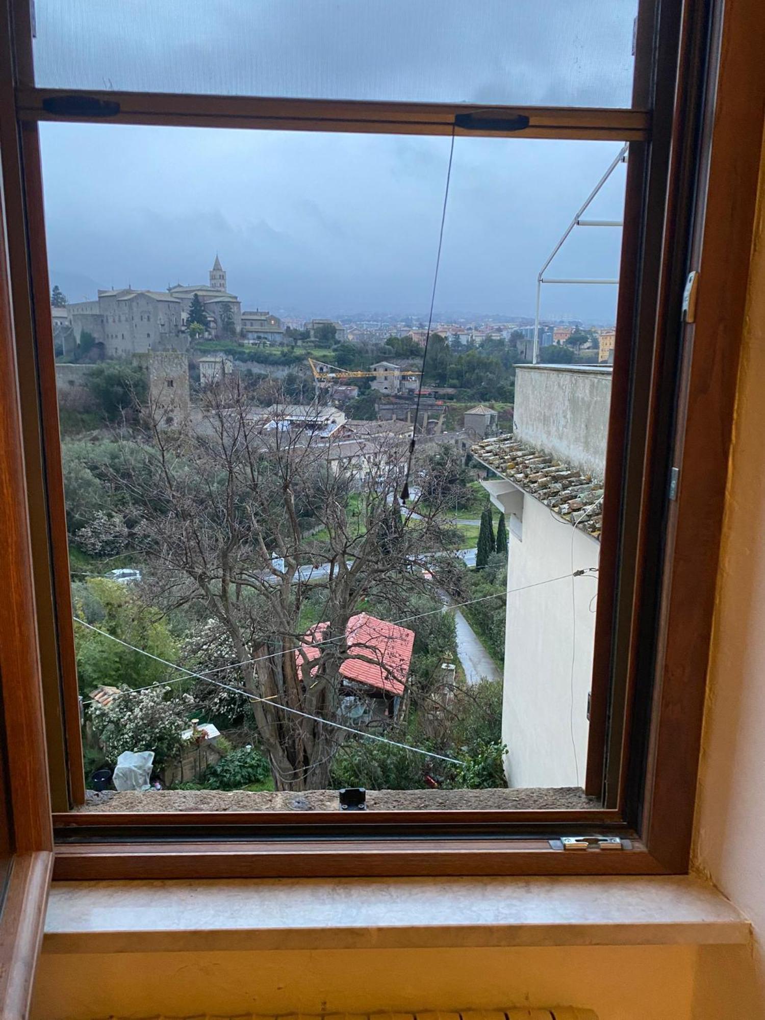 La Finestra Di Umberto Vicino Al Centro Con Parcheggio Privato Panzió Viterbo Kültér fotó